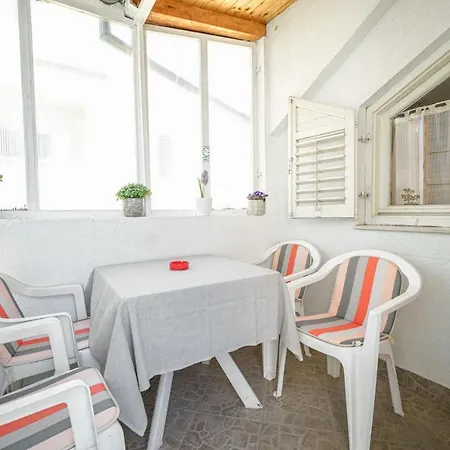 Ivka Apartment *