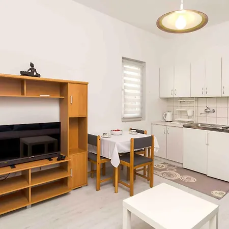 Ivka Apartment *