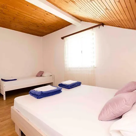 Ivka Apartment *
