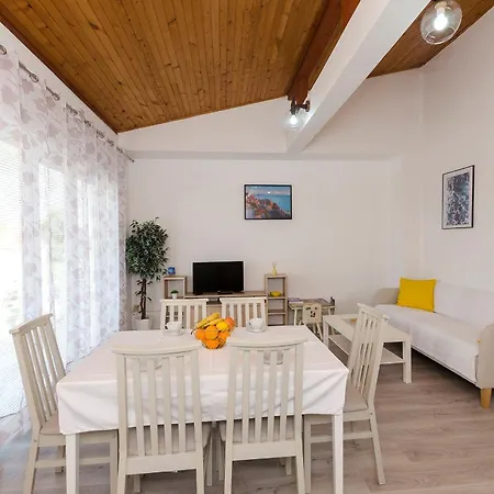 Ivka * Vodice